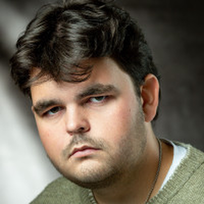 Luke Ayres